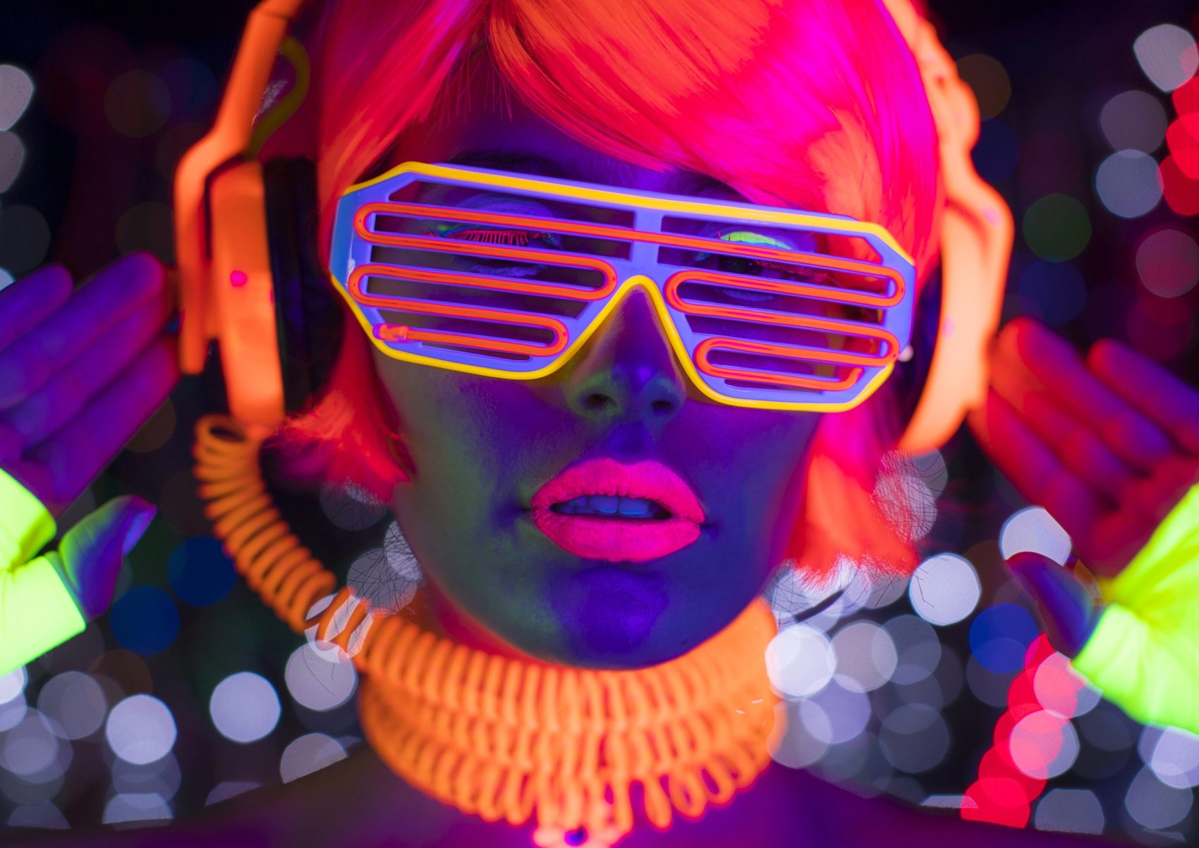 Depositphotos_162689406_XL bungee blacklight party